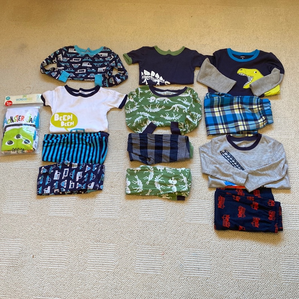 Short sleeve and long sleeve size 3T pjs.  1 pack brand new (3 piece set)